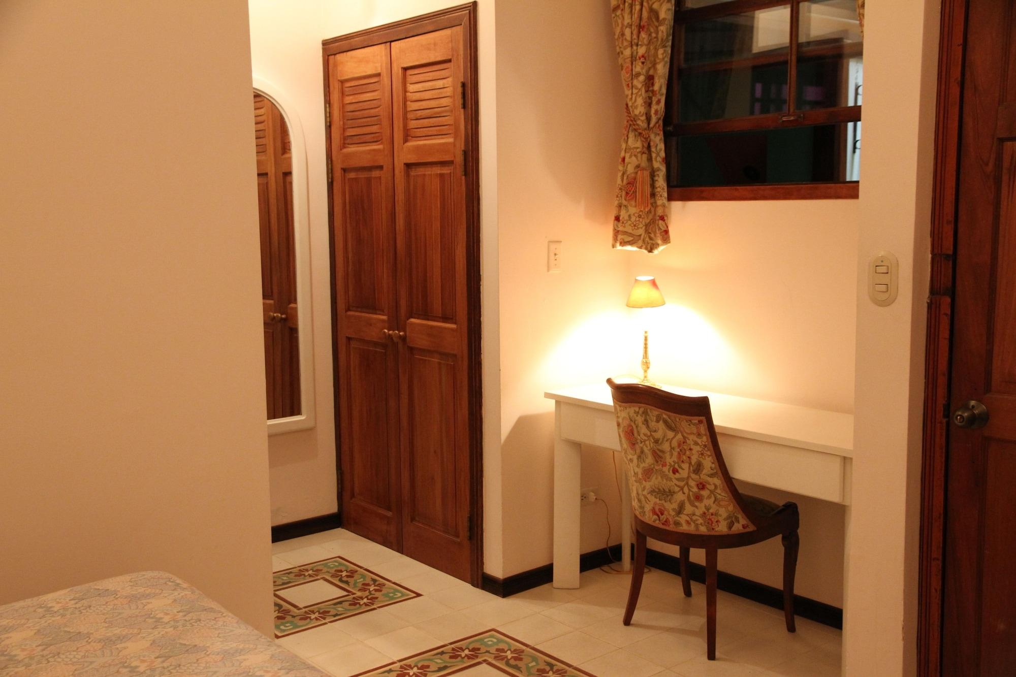 Fleur De Lys Hotel