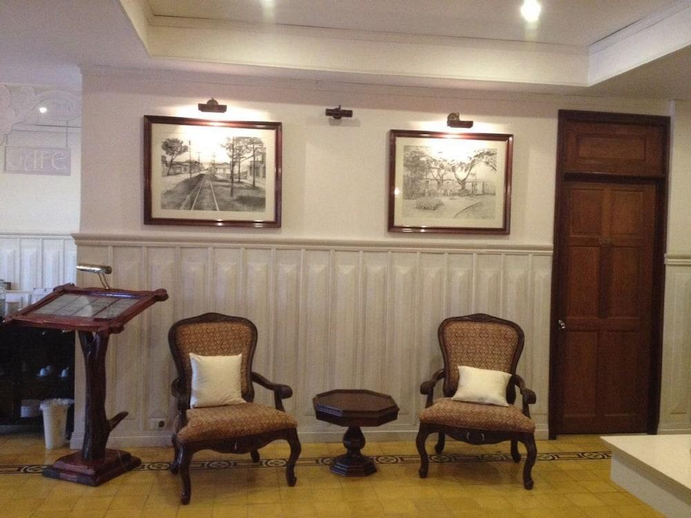 Fleur De Lys Hotel 3*
